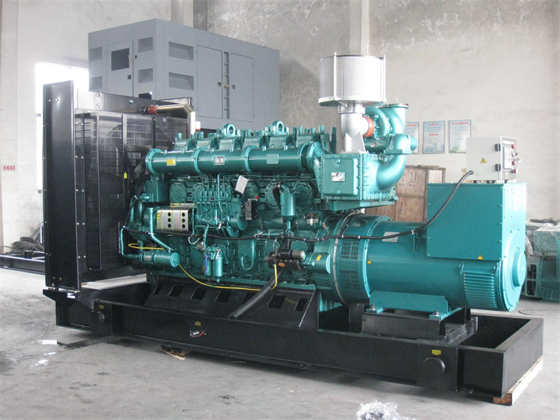 灯塔200KW 柴油发电机的油耗是多少？